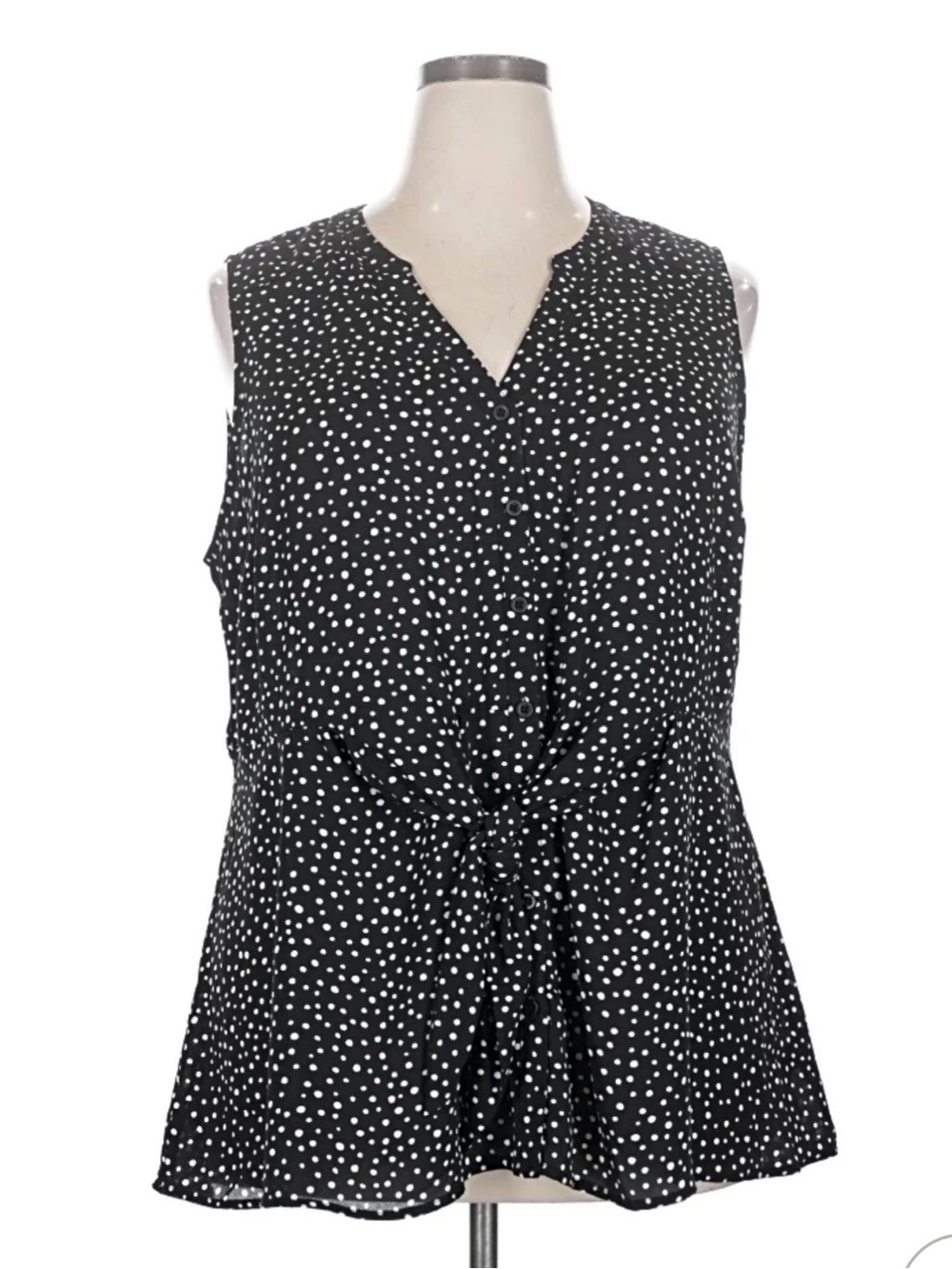 Torrid sleeveless blouse button front with waist tie embellishment